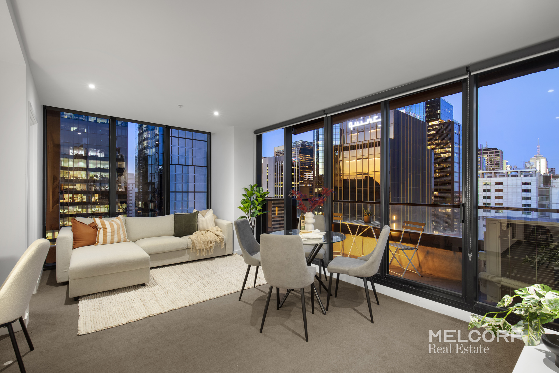 2602/7 Katherine Place